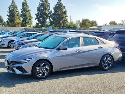 Used 2025 Hyundai Elantra Limited