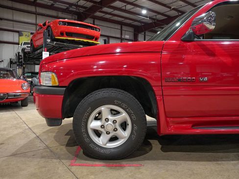 Used 1997 Dodge Ram 1500 Truck 2WD Club Cab image 3