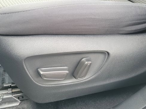 Certified 2024 Toyota Highlander LE image 12