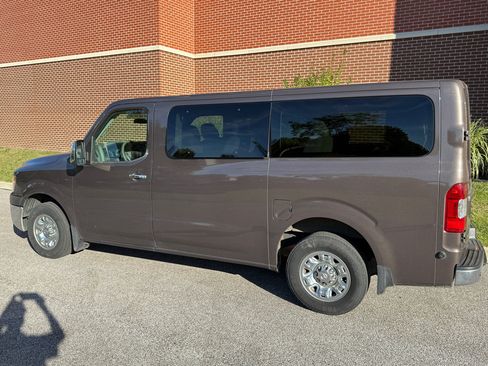 Used 2018 Nissan NV 3500 SV w/ Navigation Package image 7