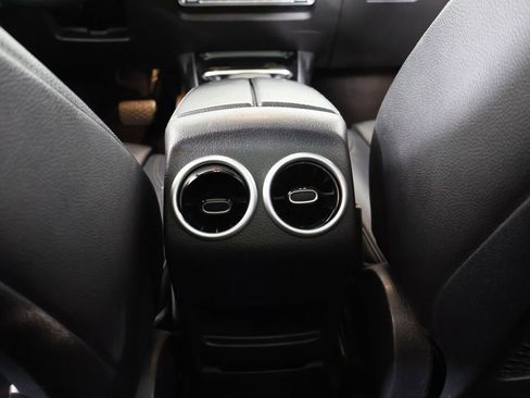 Used 2021 Mercedes-Benz GLB 250 4MATIC w/ Premium Package image 53