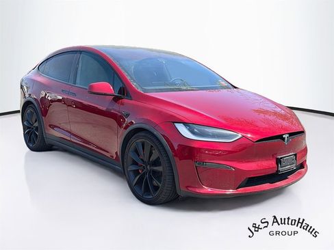 Used 2024 Tesla Model X Plaid image 2
