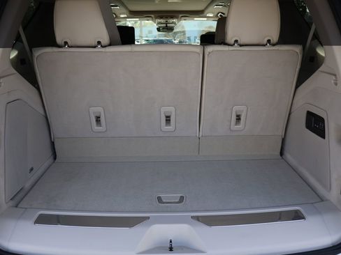 Certified 2023 Cadillac Escalade Premium Luxury Platinum w/ LPO, Radiant Package image 21