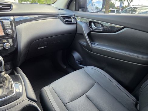 Used 2019 Nissan Rogue Sport SL FWD image 14