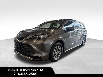 Used 2021 Toyota Sienna XLE