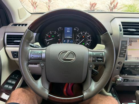 Used 2018 Lexus GX 460 Premium w/ Premium Package AWD/4WD image 28