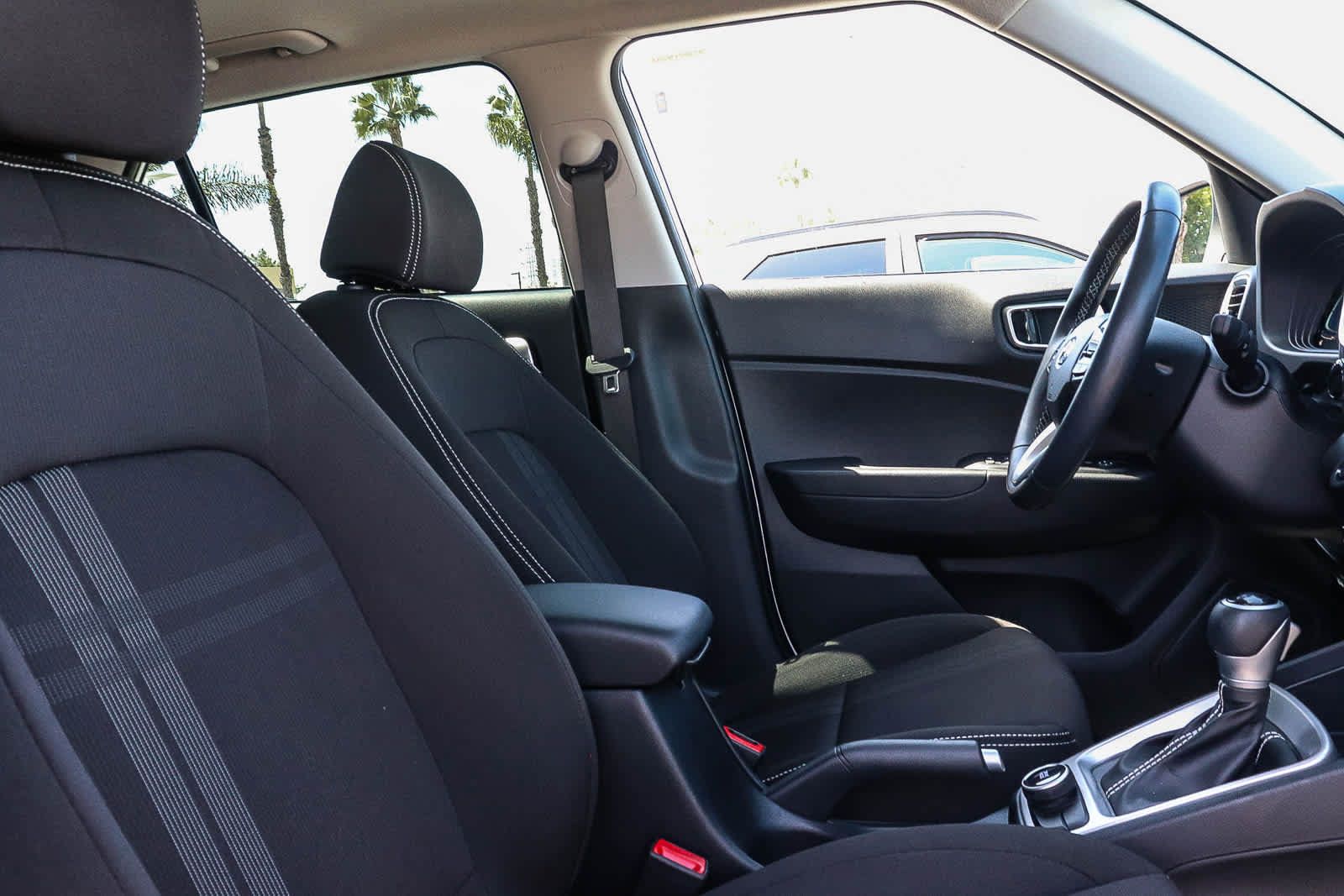 Used 2024 Hyundai Venue SEL FWD image 27