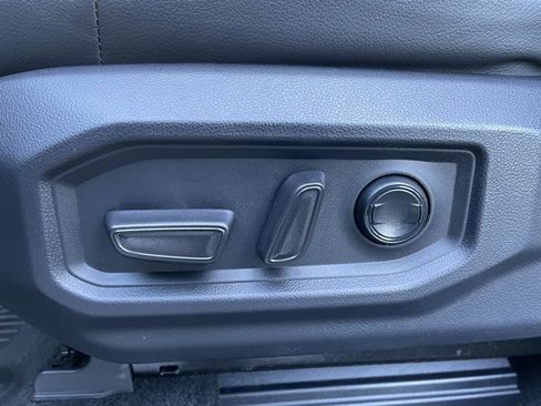 Used 2025 Toyota Tundra Limited image 10