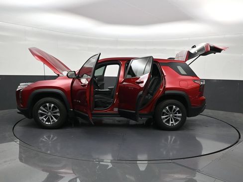 Used 2025 Chevrolet Equinox LT FWD image 34