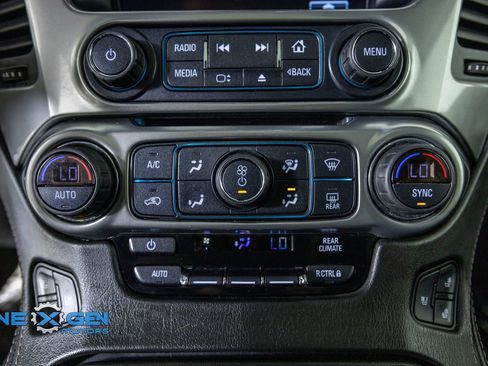 Used 2019 Chevrolet Suburban Premier AWD/4WD image 22