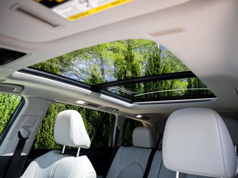 Used 2025 Toyota Grand Highlander AWD Hybrid image 28