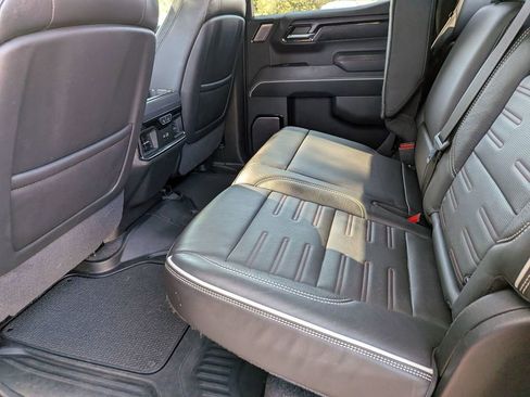 Used 2023 GMC Sierra 1500 AT4X image 34