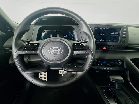 Used 2025 Hyundai Elantra Sport FWD image 10