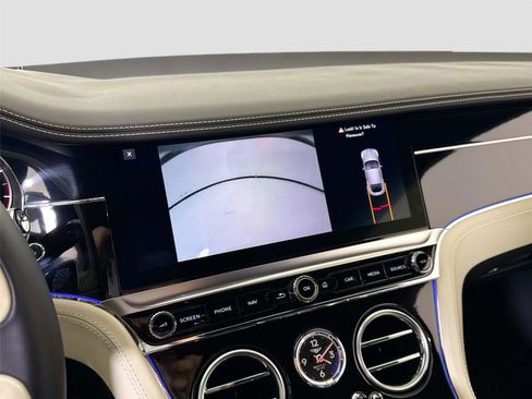 Used 2020 Bentley Continental GT V8 image 19