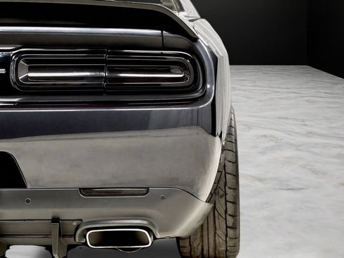 Used 2017 Dodge Challenger SRT w/ Technology Group RWD image 15