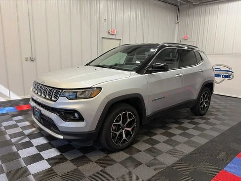 Used 2025 Jeep Compass Limited AWD/4WD image 8