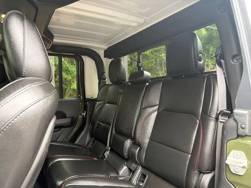 Used 2023 Jeep Gladiator Rubicon w/ Cold Weather Group AWD/4WD image 14