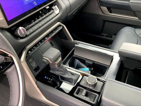 New 2026 Toyota Tundra Platinum AWD/4WD image 7