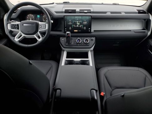 Used 2025 Land Rover Defender 130 X-Dynamic SE image 36