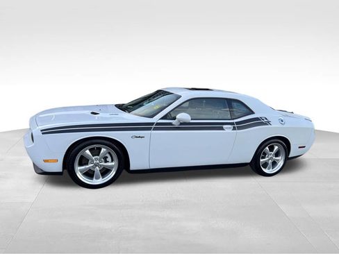 Used 2012 Dodge Challenger R/T RWD image 2