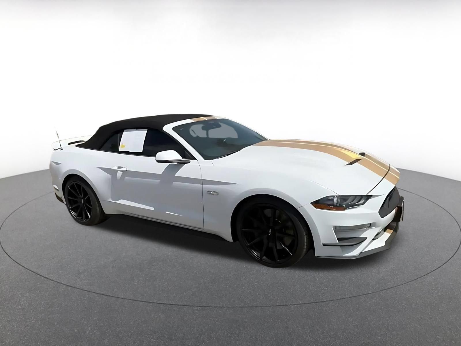 Used 2022 Ford Mustang GT Premium w/ GT Performance Package RWD image 2