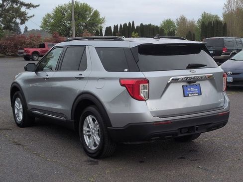Used 2023 Ford Explorer XLT w/ Class IV Trailer Tow Package AWD/4WD image 3