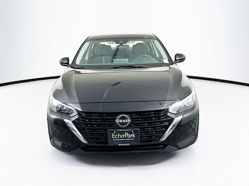 Used 2024 Nissan Sentra SV FWD image 2