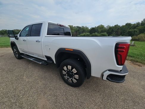 Used 2024 GMC Sierra 2500 Denali w/ Denali Reserve Package AWD/4WD image 8