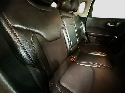 Used 2018 Jeep Compass Latitude w/ Popular Equipment Group FWD image 26