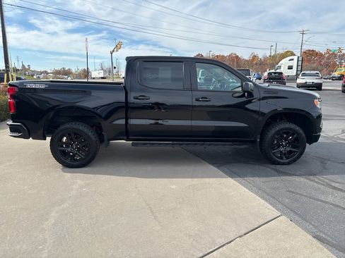 Used 2023 Chevrolet Silverado 1500 LT Trail Boss w/ LPO, Dark Essentials Package image 4