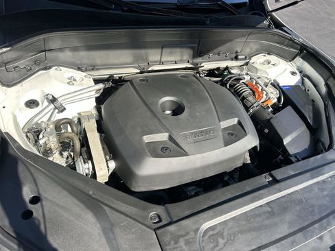 Used 2020 Volvo XC90 T8 Inscription image 9