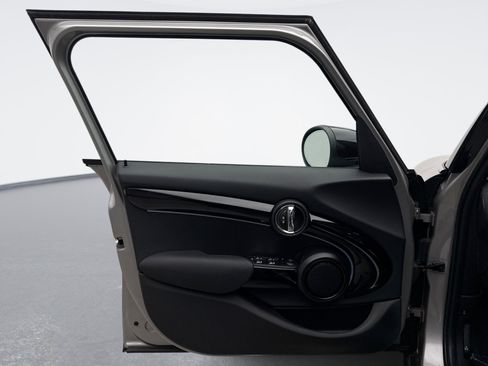 Used 2023 MINI Cooper S image 9