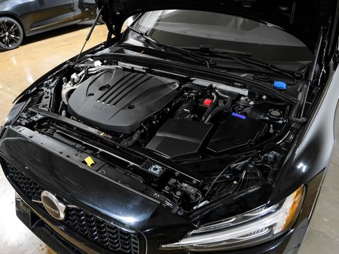 Used 2024 Volvo S60 B5 Core image 53