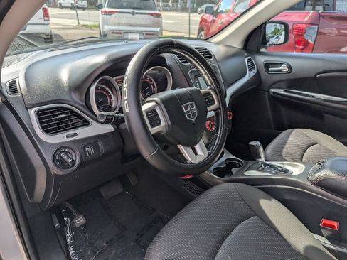 Used 2019 Dodge Journey SE w/ Connectivity Group FWD image 12