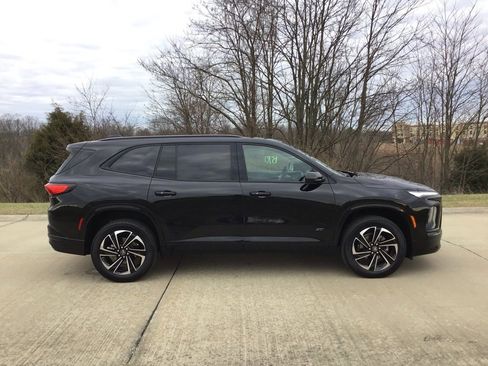 Used 2025 Buick Enclave Sport Touring image 2