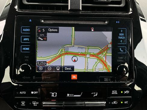 Used 2017 Toyota Prius Four w/ Premium Convenience Package image 29