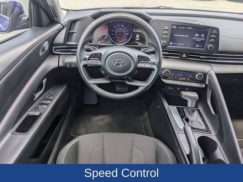Used 2023 Hyundai Elantra SEL w/ Preferred Accessory Package FWD image 16