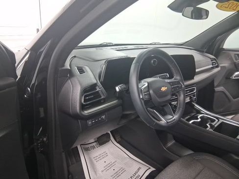 Used 2025 Chevrolet Traverse LT AWD/4WD image 29