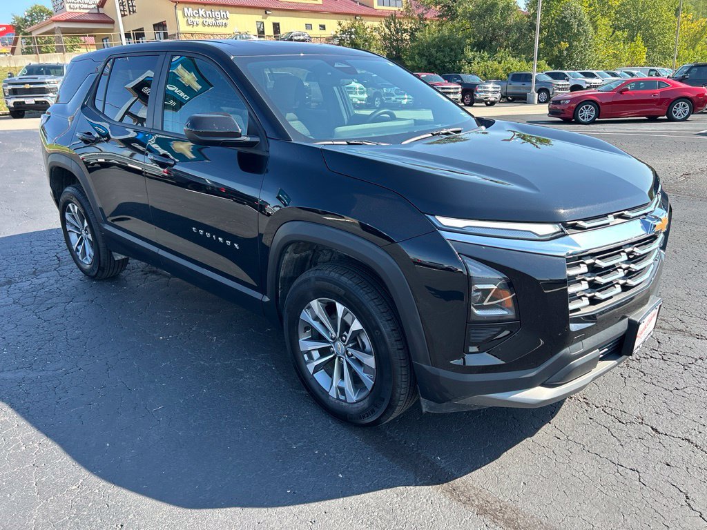 Used 2026 Chevrolet Equinox LT AWD/4WD image 3