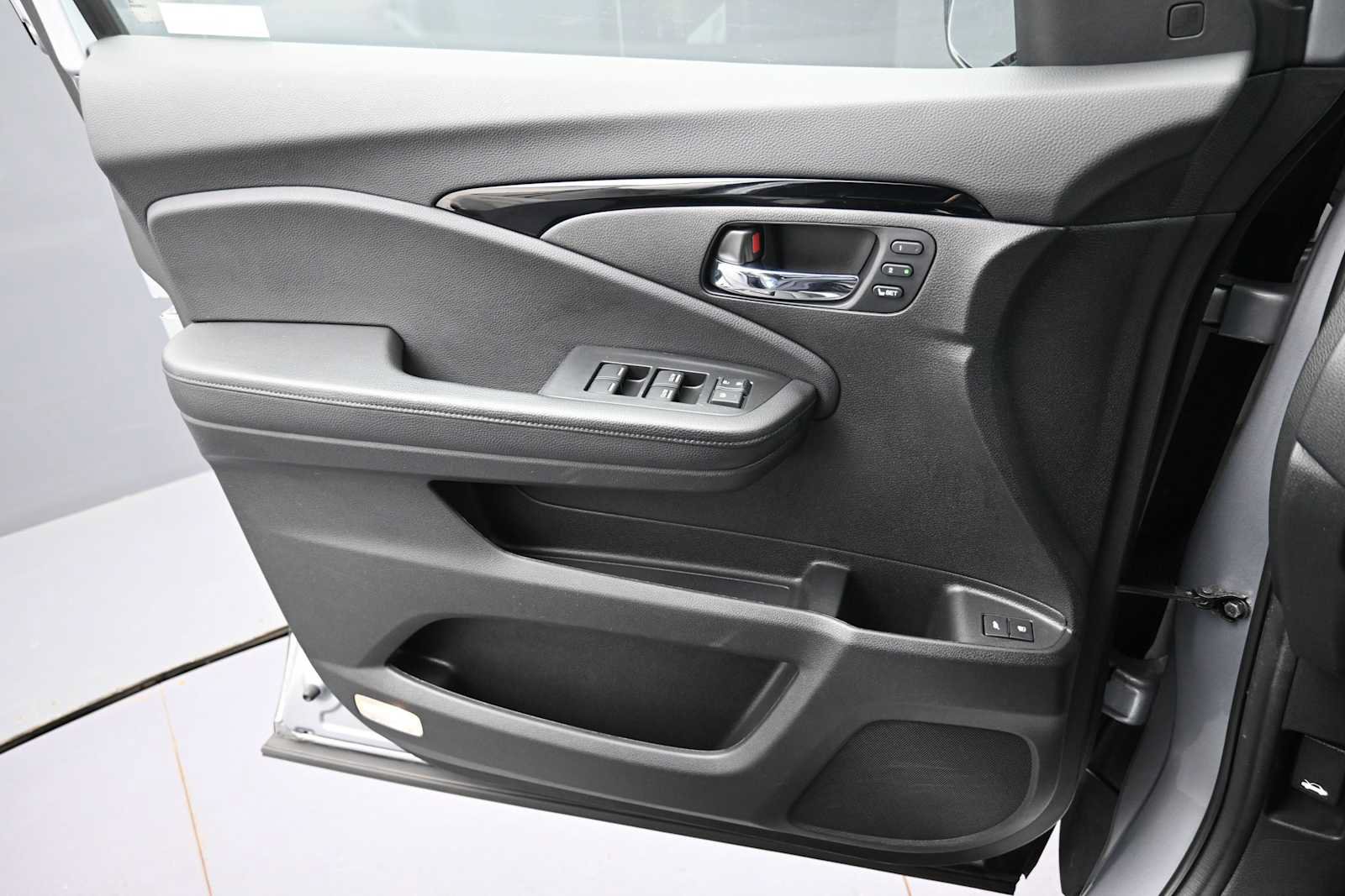 Used 2020 Honda Passport Touring image 11