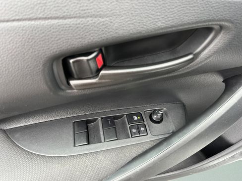 Used 2025 Toyota Corolla LE image 17