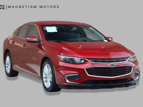 Used 2018 Chevrolet Malibu Hybrid w/ Leather Package FWD image 6