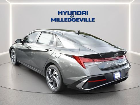 New 2026 Hyundai Elantra Limited FWD image 4