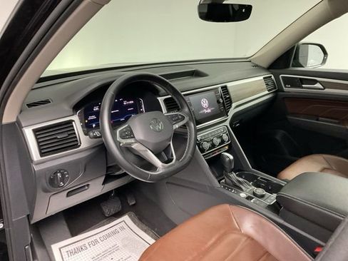 Used 2021 Volkswagen Atlas SEL Premium image 11
