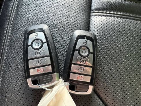 Used 2021 Ford Expedition Limited AWD/4WD image 19