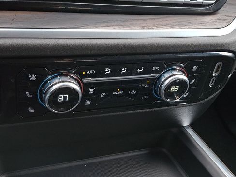 New 2026 GMC Sierra 2500 SLT w/ SLT Premium Package image 16