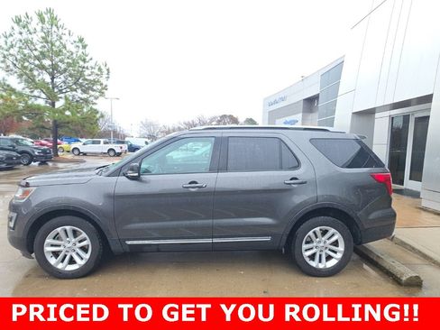 Used 2017 Ford Explorer XLT w/ Equipment Group 201A image 15