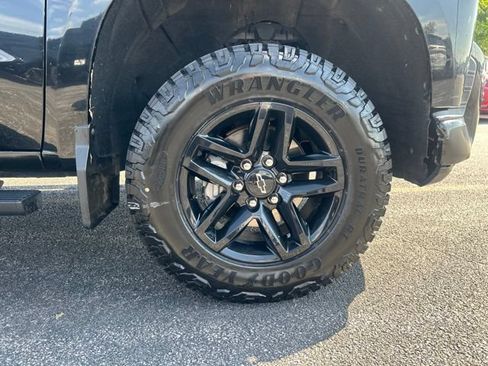 Used 2019 Chevrolet Silverado 1500 Custom Trail Boss w/ Custom Convenience Package AWD/4WD image 8