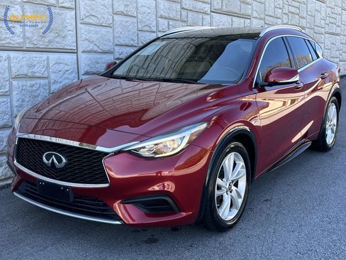 Used 2019 INFINITI QX30 image 1