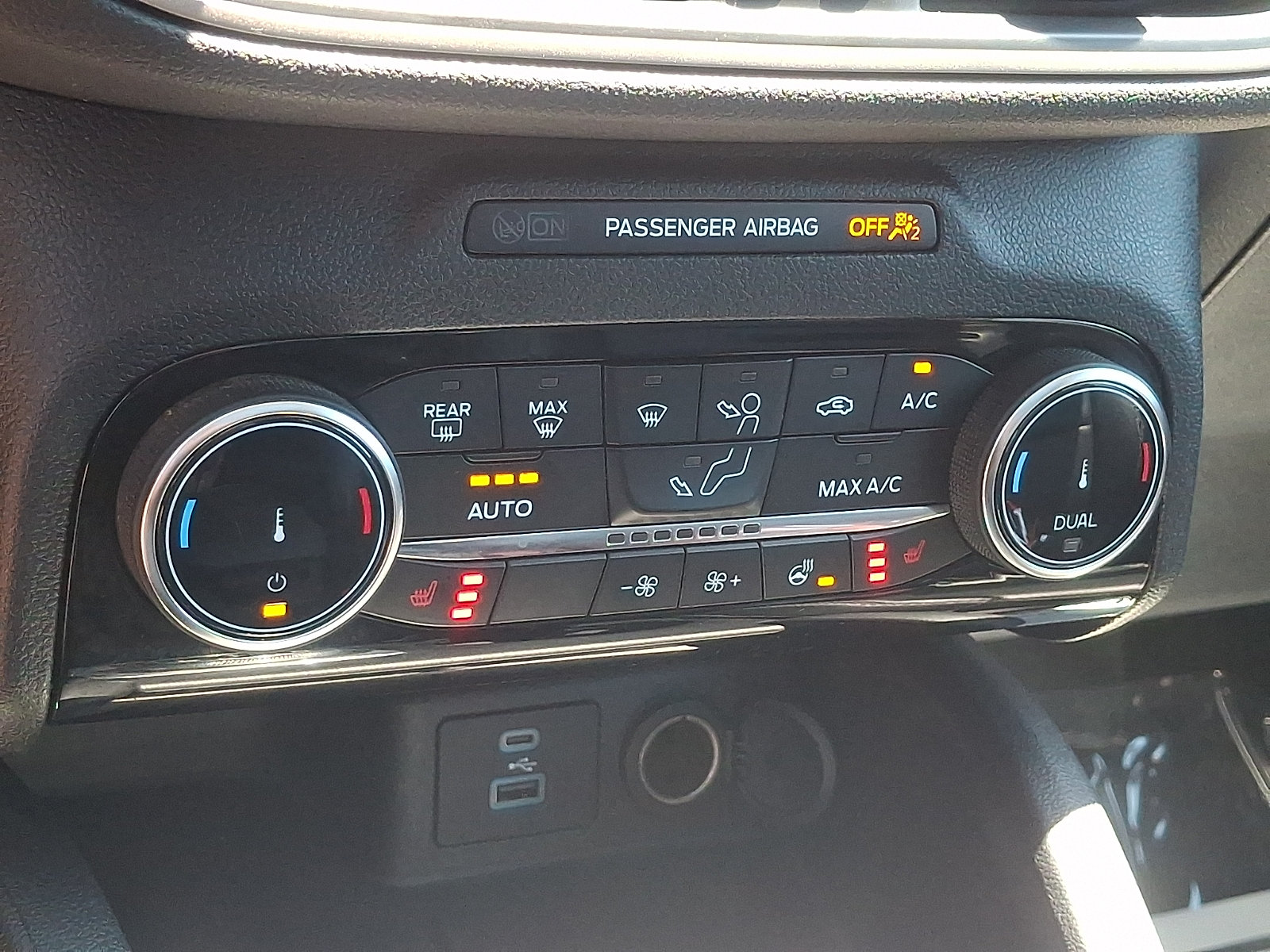 Used 2022 Ford Escape SEL AWD/4WD image 16